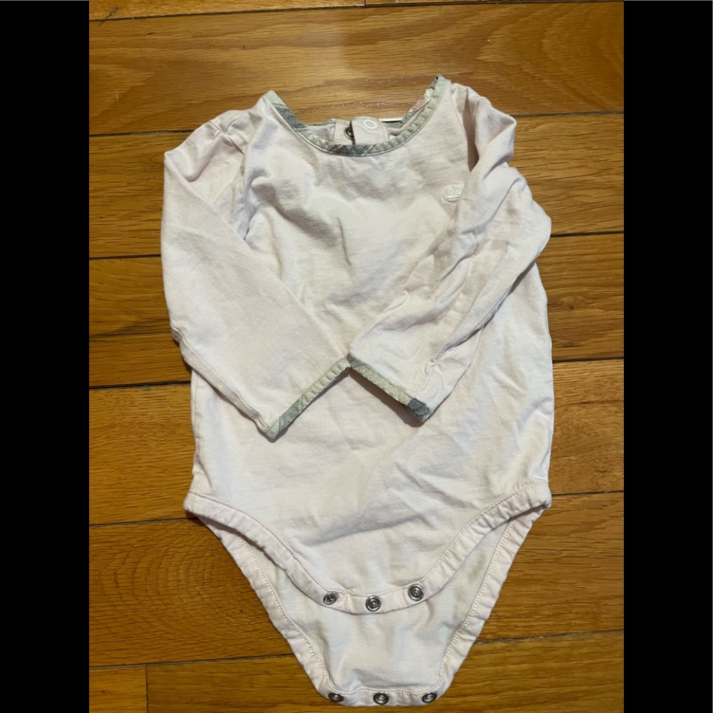 Burberry top long sleeves (6-9 months)